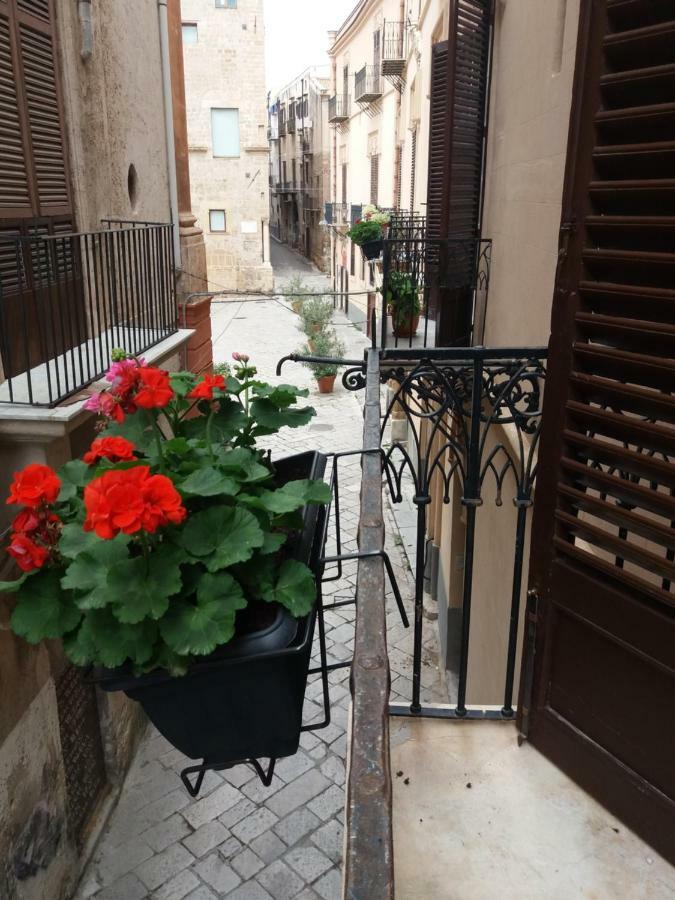 Apartament La Stanza Del Vicolo Palermo Zewnętrze zdjęcie